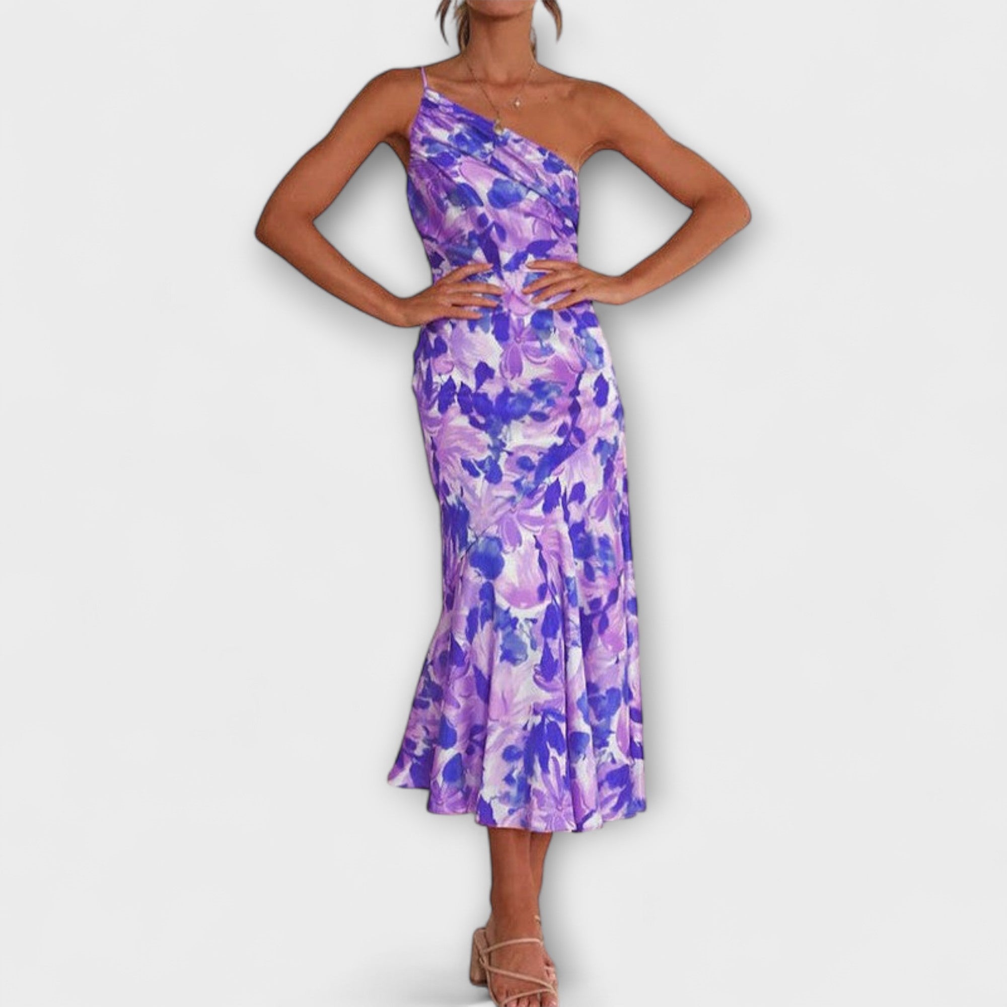 Anita - Epäsymmetrinen mekko