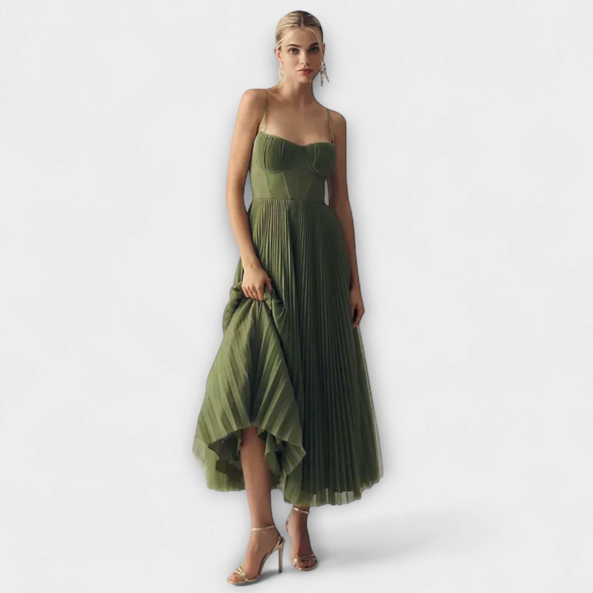 Lucretia - Tyylikäs mekko viehätyksellä